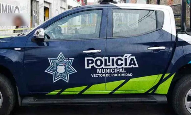 policia puebla dispara compañero