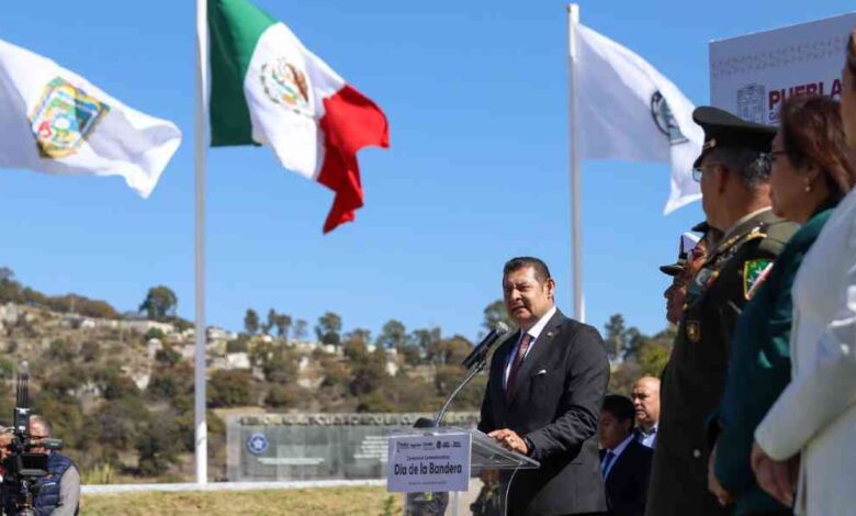 Alejandro Armenta bandera