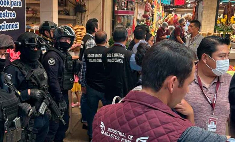 Decomisan carne en descomposición en el Mercado Zapata ante denuncia ciudadana
