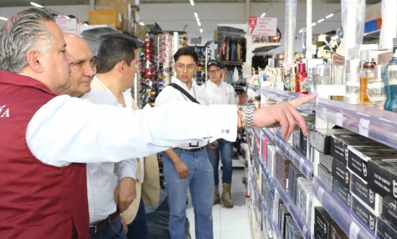 Continúan operativos en tiendas de importaciones