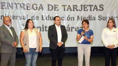 Entrega Rectora Lilia Cedillo tarjetas de la Beca Universal de Educación Media Superior “Benito Juárez”