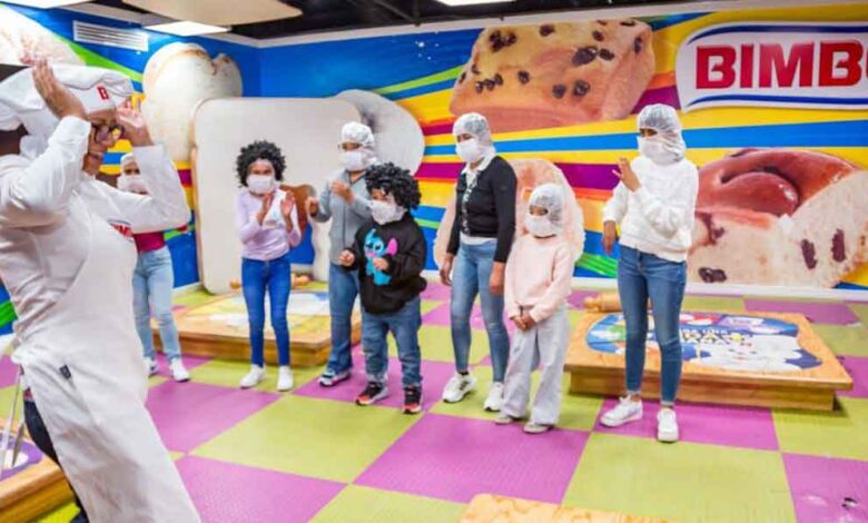 Visitan usuarias y usuarios del CMERI fábrica de grupo Bimbo