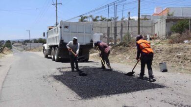 Bachean, limpian y mejoran las calles en Amozoc