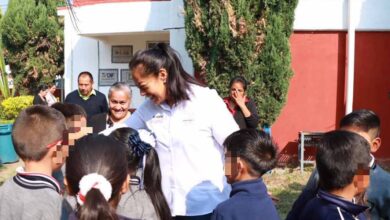 Ariadna Ayala inicia la rehabilitación de la cancha deportiva en la primaria Braulio Rodríguez