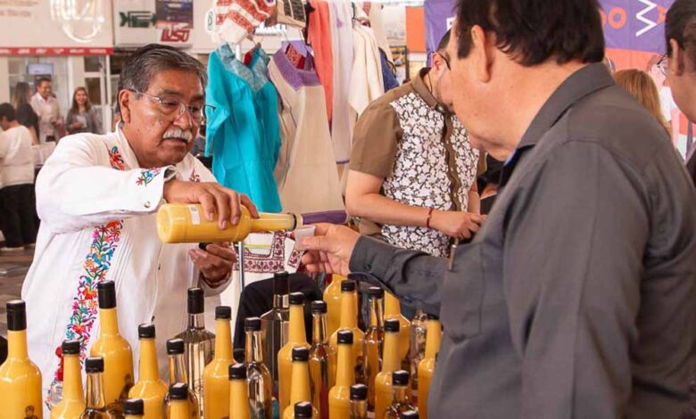 Gobierno de la Ciudad y Fundación ADO inauguran Mercadito Artesanal en la CAPU