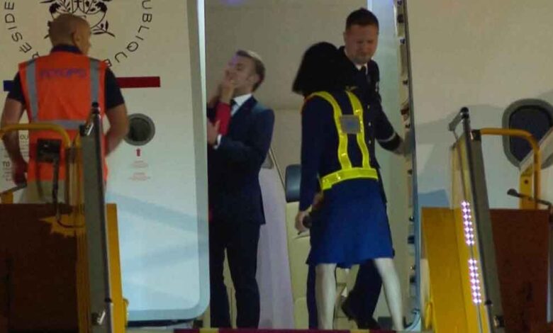 Incidente Viral: ¿Broma o Tensión? Emmanuel Macron recibe bofetada de su esposa
