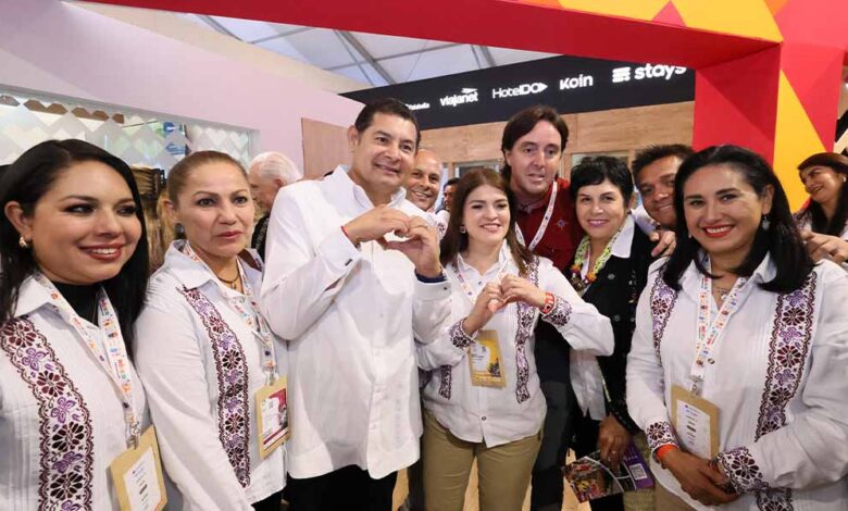 En Tianguis Turístico 2025, Zacatlán triunfa en Premios Mágicos por Excelencias