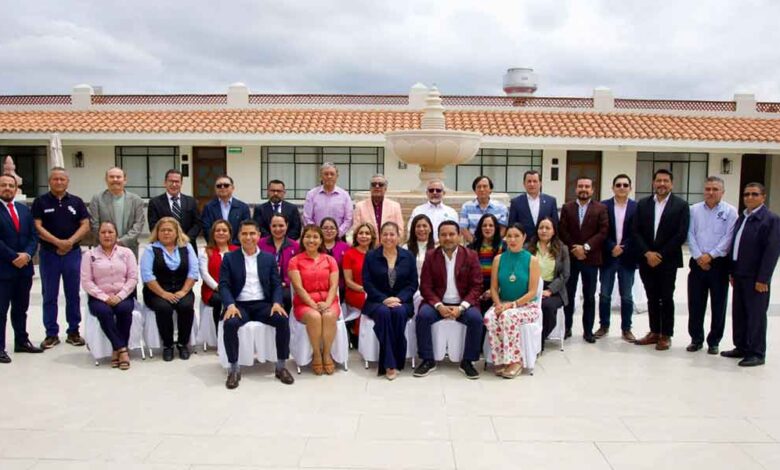 Sostiene Laura Artemisa encuentro con representantes de instituciones de educación superior en Tehuacán