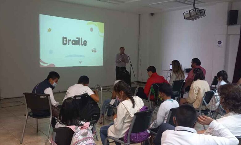 Niños y jóvenes con discapacidad visual vivirán el arte en el Museo UPAEP