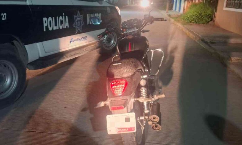 SSCyPC de Cuautlancingo recupera motocicleta con reporte de robo y asegura al conductor