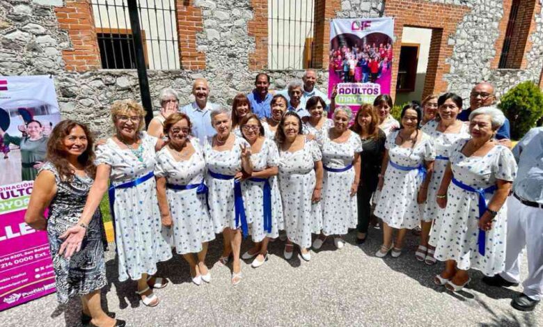 Destacan adultos mayores del DIF Puebla Capital en la Caravana Artística de la Casa del Abue