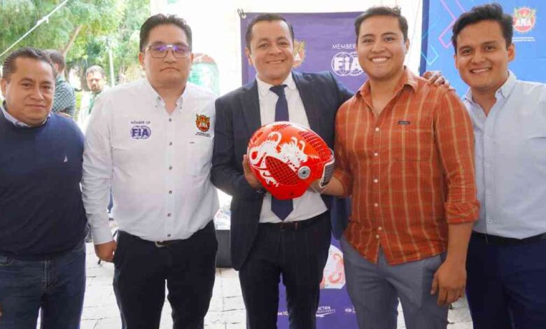 En Texmelucan se promueve la seguridad de motociclistas con la entrega de cascos certificados