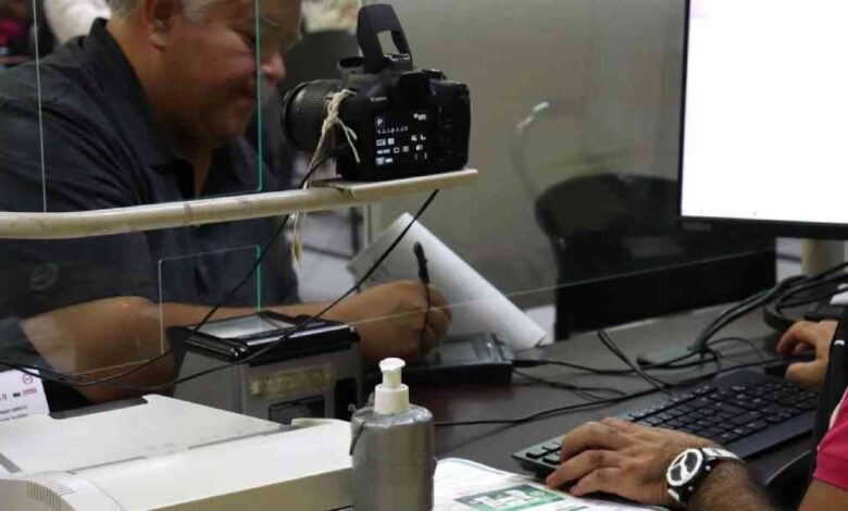 Invita INE a poblanas y poblanos residentes en el extranjero a tramitar su credencial para votar en consulados y embajadas