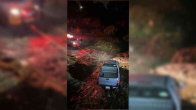 Protección Civil extrae a una persona varada en una barranca