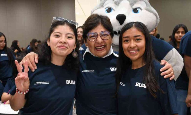 Reconoce Rectora Lilia Cedillo acompañamiento de tutores, mentores y lobomentores