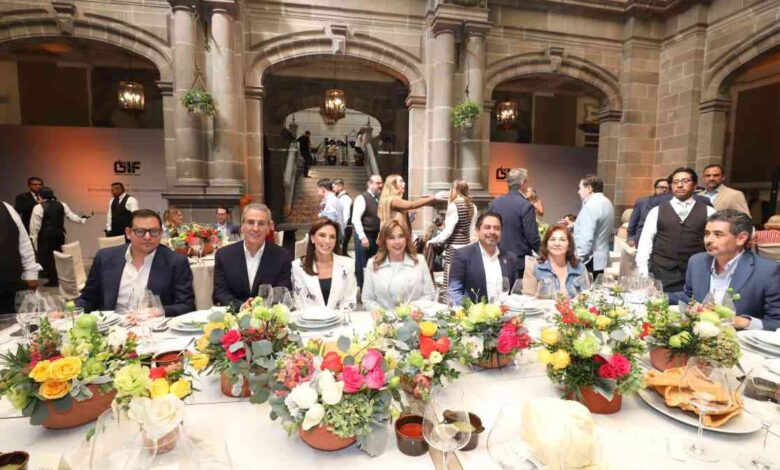 Comida con causa impulsada por el SMDIF recauda fondos para equipar escuela para niños con síndrome de Dow