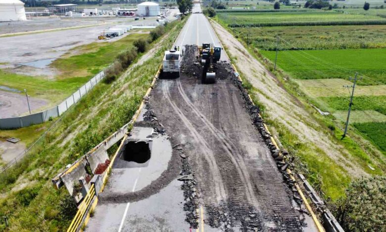 El Gobierno de Puebla rehabilitará socavón en la carretera al Aeropuerto en dos semanas