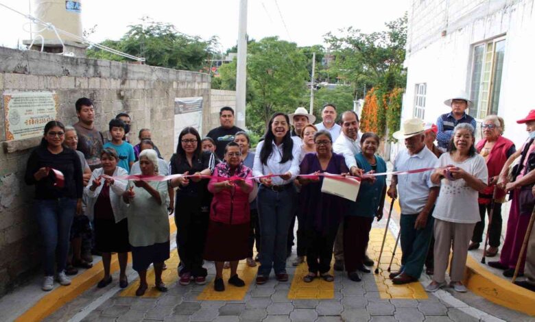 Gobierno de Atlixco entrega pavimentación de Cerrada 2 Geranio en la colonia Los Ángeles