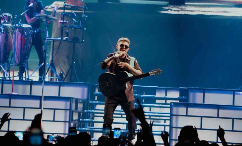 La magia de Alejandro Sanz conquista Puebla en el Auditorio GNP