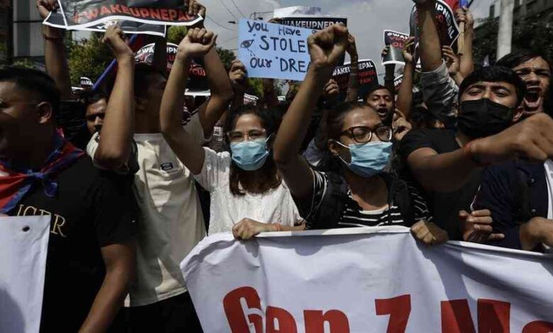 Protestas en Nepal, impulsadas por las redes sociales, derrocan al gobierno por acusaciones de corrupción