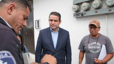 Gobierno de Puebla y empresarios cumplen compromisos; entregan primeros botones de alertamiento