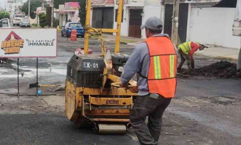 Campaña Capitalina Bacheando Puebla_ favorece vialidades en torno a mercados y centros de abasto