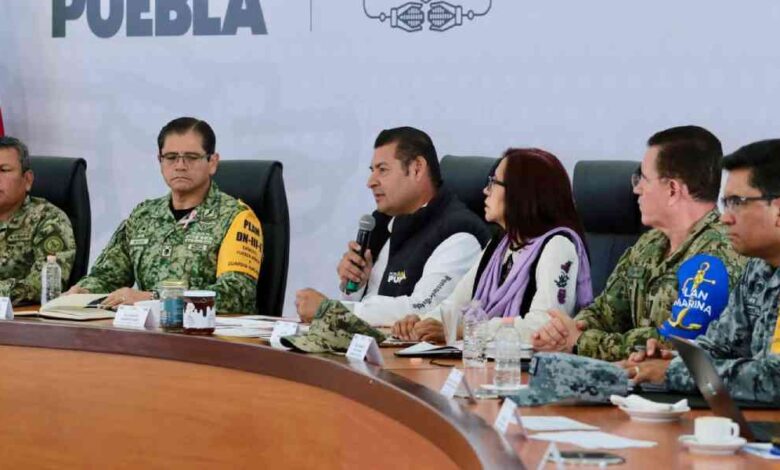 Emergencia en la Sierra Norte. Tlaxco, Pahuatlán y Tlacuilotepec siguen incomunicados; habilitan puente aéreo