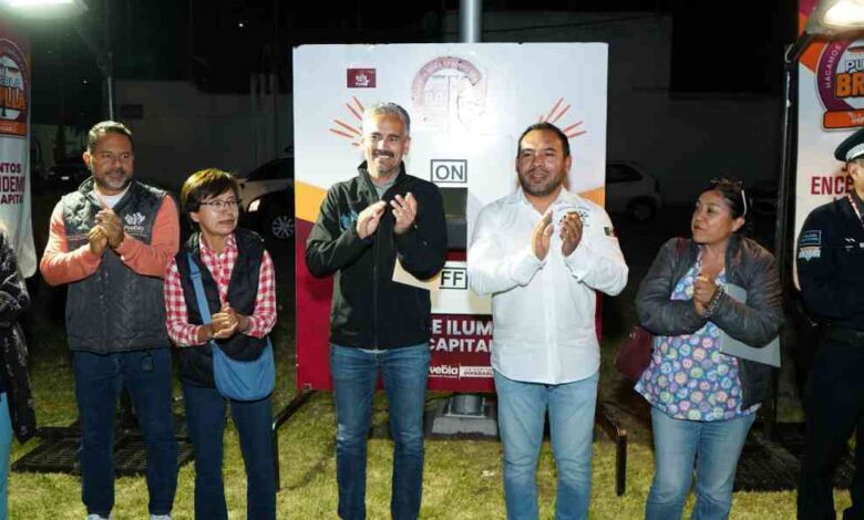 Enciende Gobierno de Pepe Chedraui luminarias modernizadas en colonia S.N.T.E con Puebla Brilla