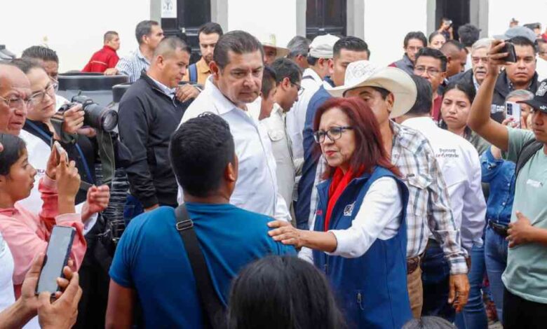 Gobernador Armenta se reúne con damnificados de la región de Tlacuilotepec