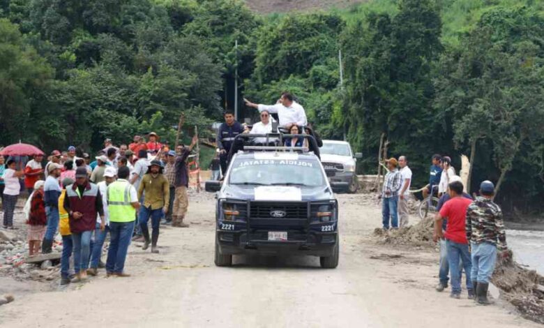 La presidenta municipal de San Pedro Cholula dio el arranque de una obra más en la