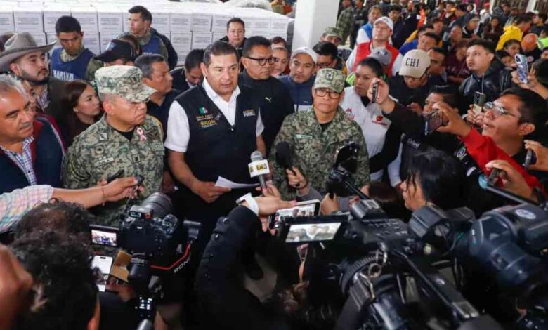 Lluvias dejan 10 fallecidos y 30 mil afectados en Puebla; Armenta coordina rescate con Sheinbaum y fuerzas armadas
