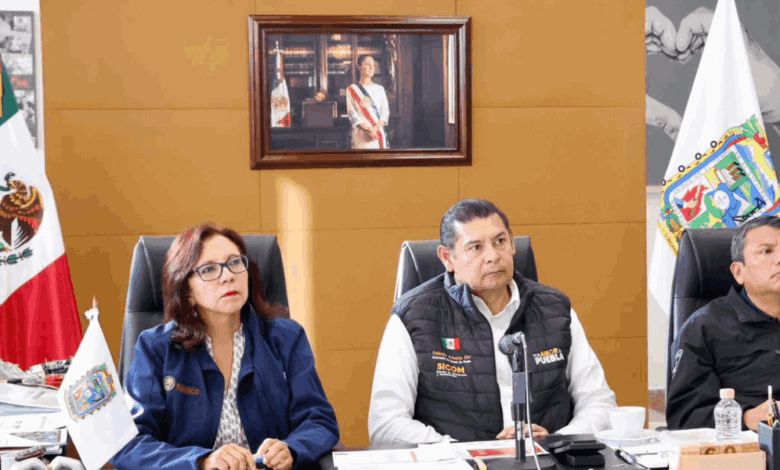Suman 13 muertos en la Sierra Norte; se despliegan 68 máquinas para reabrir caminos