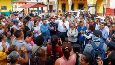 W Gobierno federal y estatal restablecen caminos, entregan víveres y rehabilitan servicios en Pahuatlán