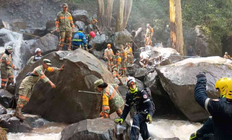 ¡Luto en la Sierra Norte! Suman 18 víctimas mortales por lluvias en Puebla; localizan tres cuerpos en Tlacuilotepec y Naupan