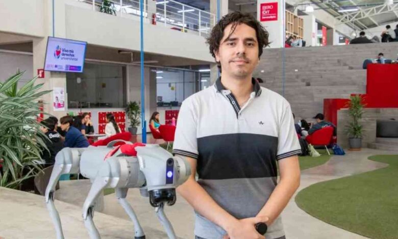 IBERO Puebla incorporó un perro robot