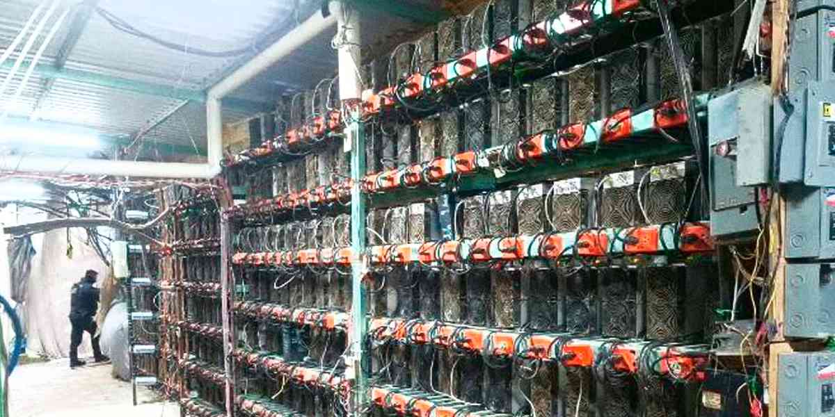 Aseguran inmueble con casi 300 equipos para minería de criptomonedas