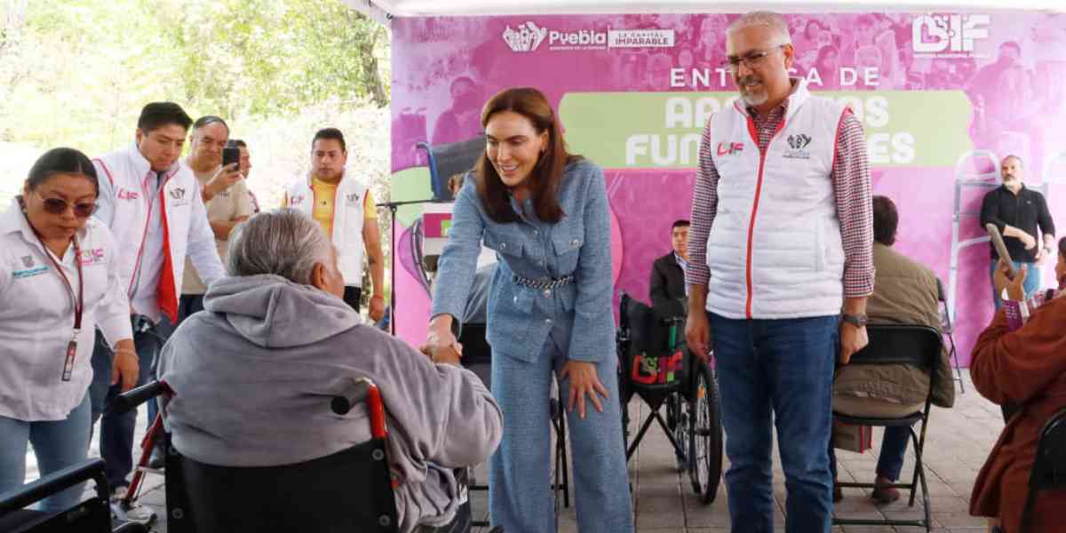 DIF Puebla entrega 60 aparatos funcionales a personas con discapacidad; incluyen sillas de ruedas y auxiliares auditivos