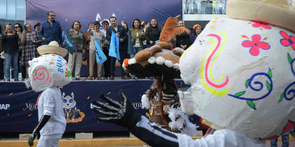 ¡Llenan de catrinas CU! BUAP realiza su primer Desfile de Día de Muertos